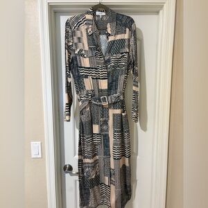 ✨ REISS Geometric Print Belted Midi Shirt Dress ✨ with front and back pockets 😃